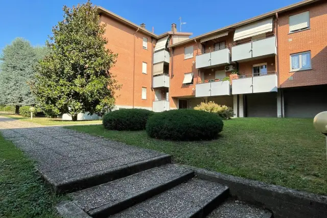 4-room flat in Via Camillo Benso di Cavour, Giussano - Photo 1