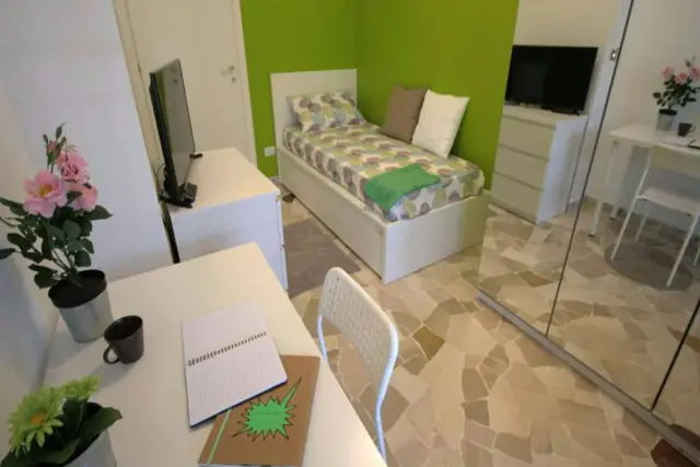 Room in Via Gaeta, Milano - Photo 1