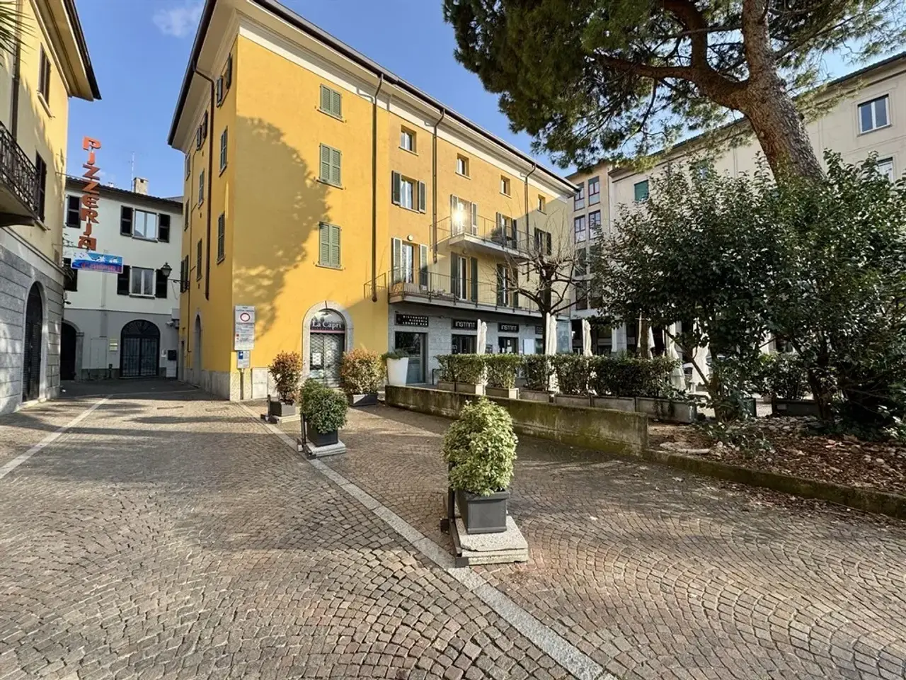 Ufficio in Vicolo della Torre 21, Lecco, {3} - Foto 1