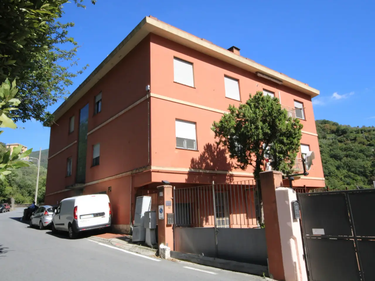 Palazzina commerciale in Via San Giorgio di Bavari, Genova, {3} - Foto 2
