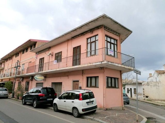 4-room flat in Via Principe di Piemonte, Giba - Photo 1