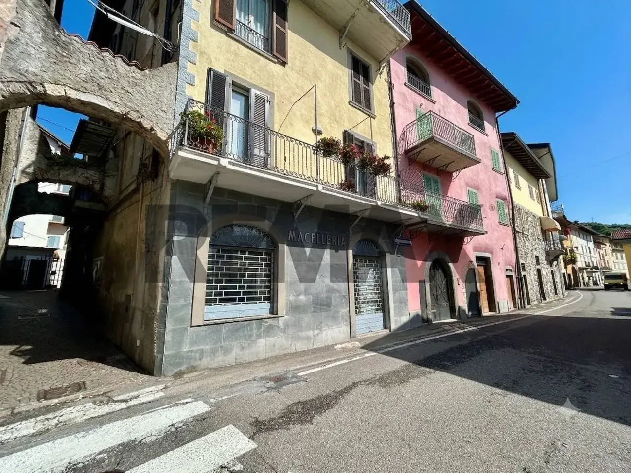 Negozio in , Riva Di Solto, {3} - Foto 1