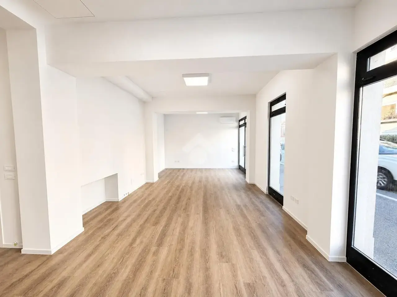 Negozio in Via Borgo Bassano 47, Cittadella, {3} - Foto 1