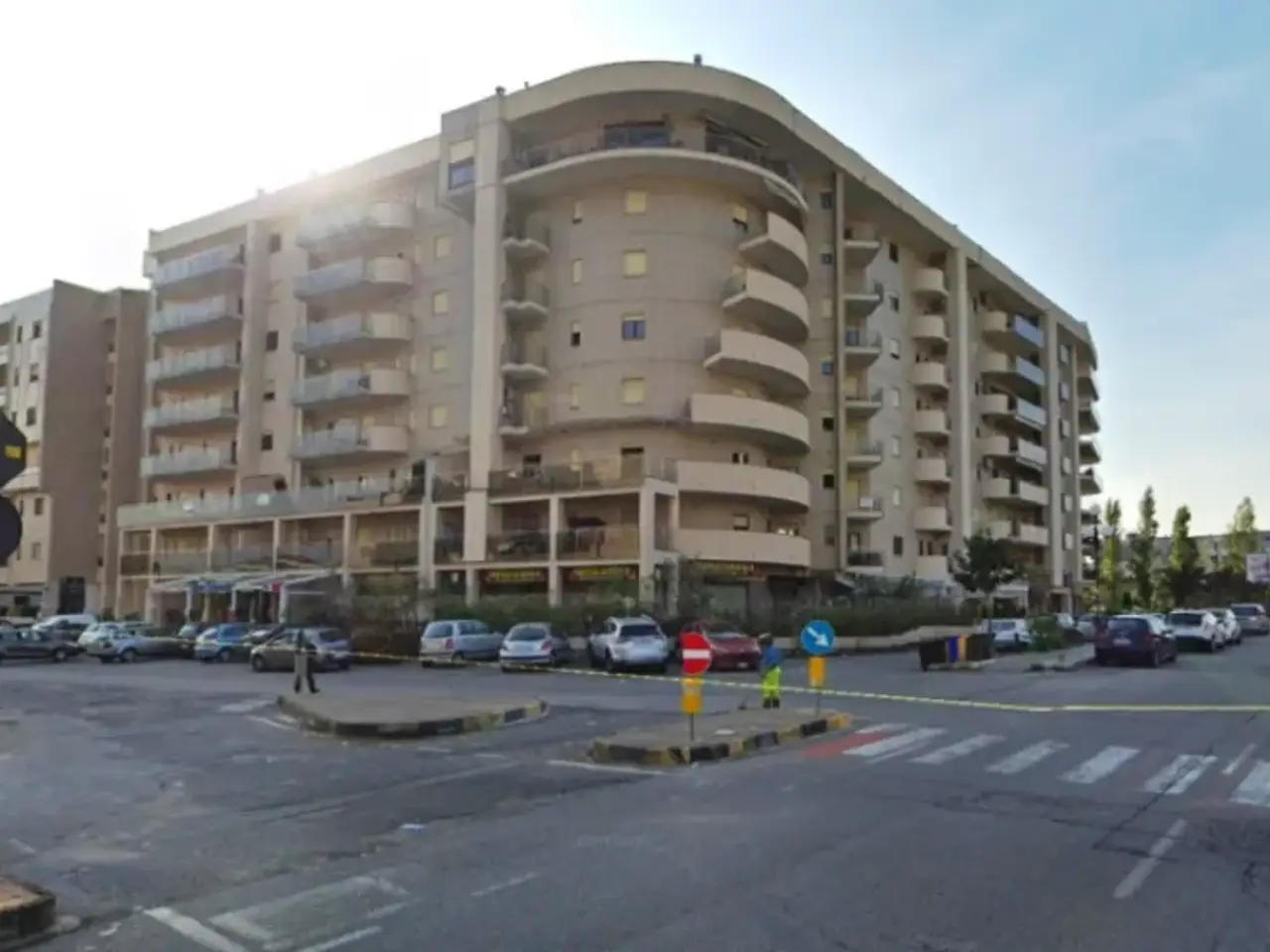 Locale commerciale in Via Rossini, Via Gioacchino Rossini, Quattromiglia, Rende, Cosenza, Calabria, 87036, Italia, Rende, {3} - Foto 2
