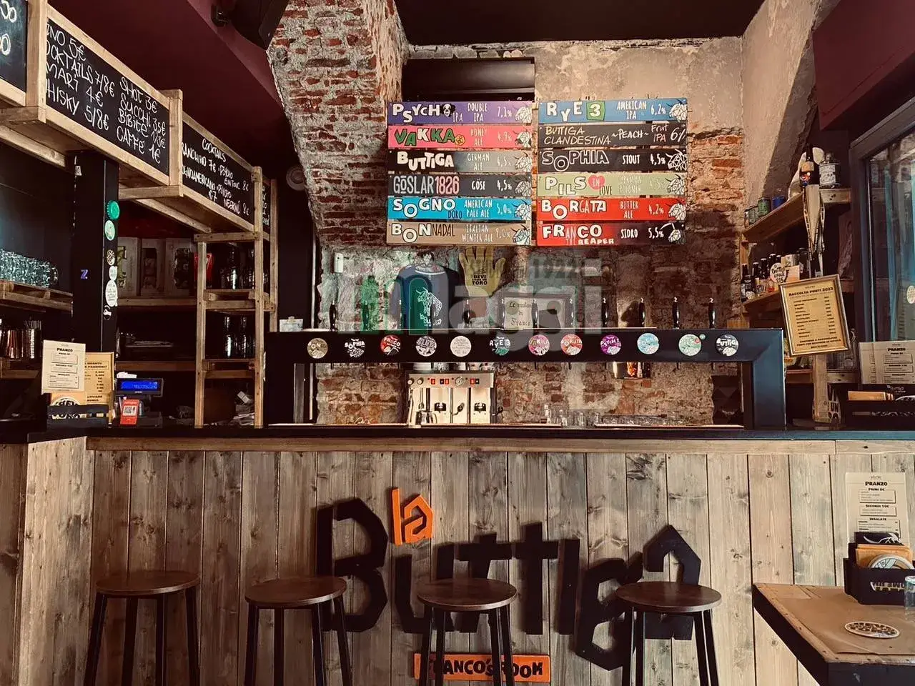 Bar in , Milano, {3} - Foto 1