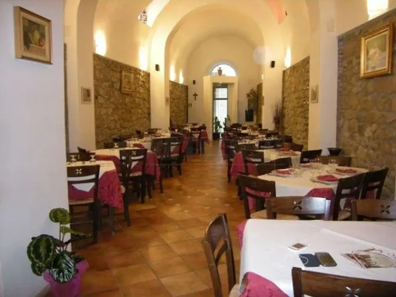 Palazzina commerciale in Via Scovazzo 19, Caltanissetta, {3} - Foto 1