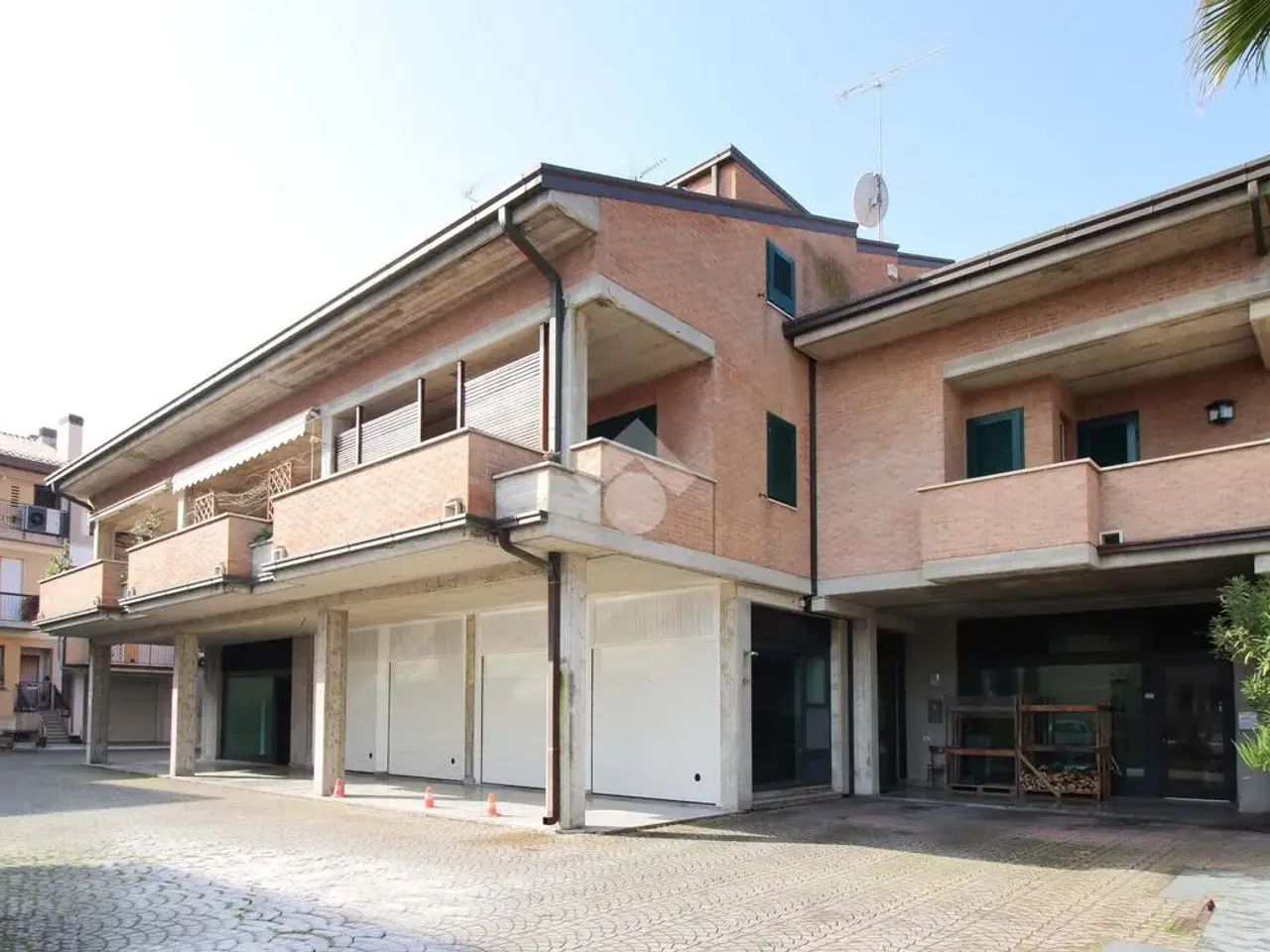 Ufficio in Via Corso Giuseppe Garibaldi 151, Porto San Giorgio, {3} - Foto 1