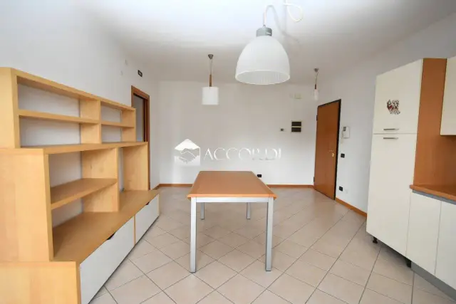 One-room flat in Piazza Mauro Sordi, Spresiano - Photo 1