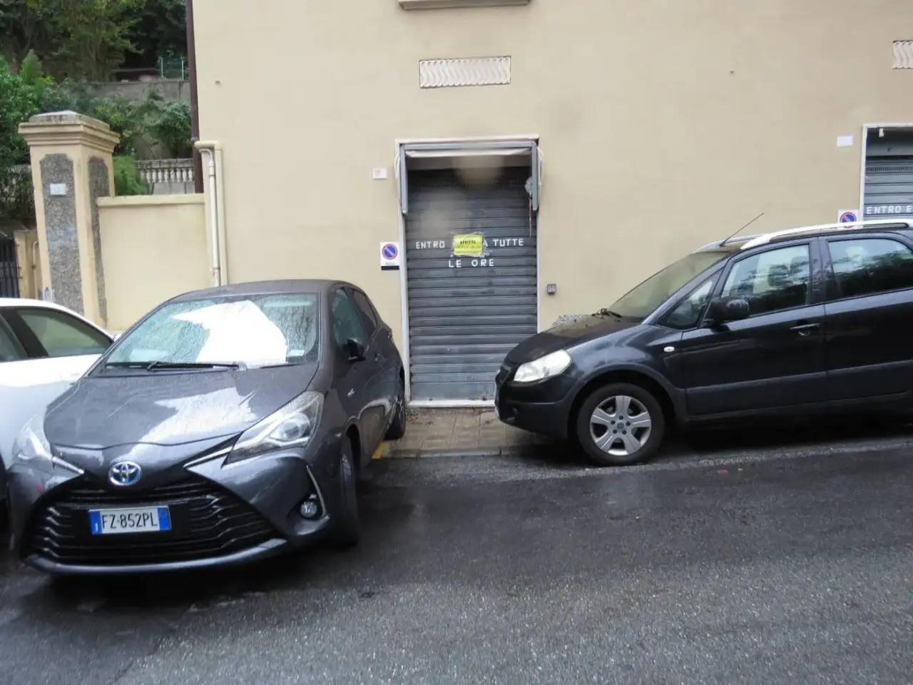 Negozio in Via Bartolomeo Guidobono 16r, Genova, {3} - Foto 1