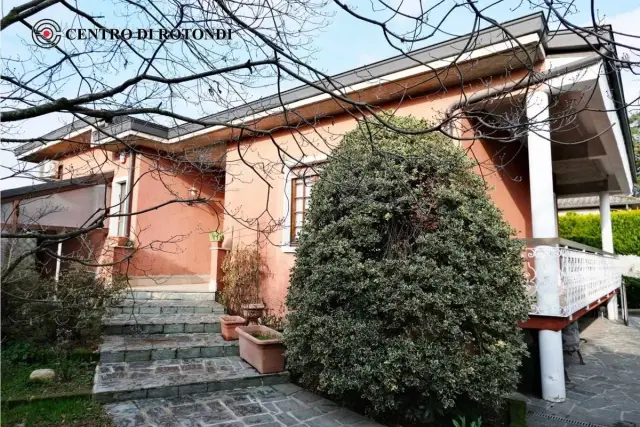 Mansion in Via Giordano Bruno 42, Cerro Maggiore - Photo 1