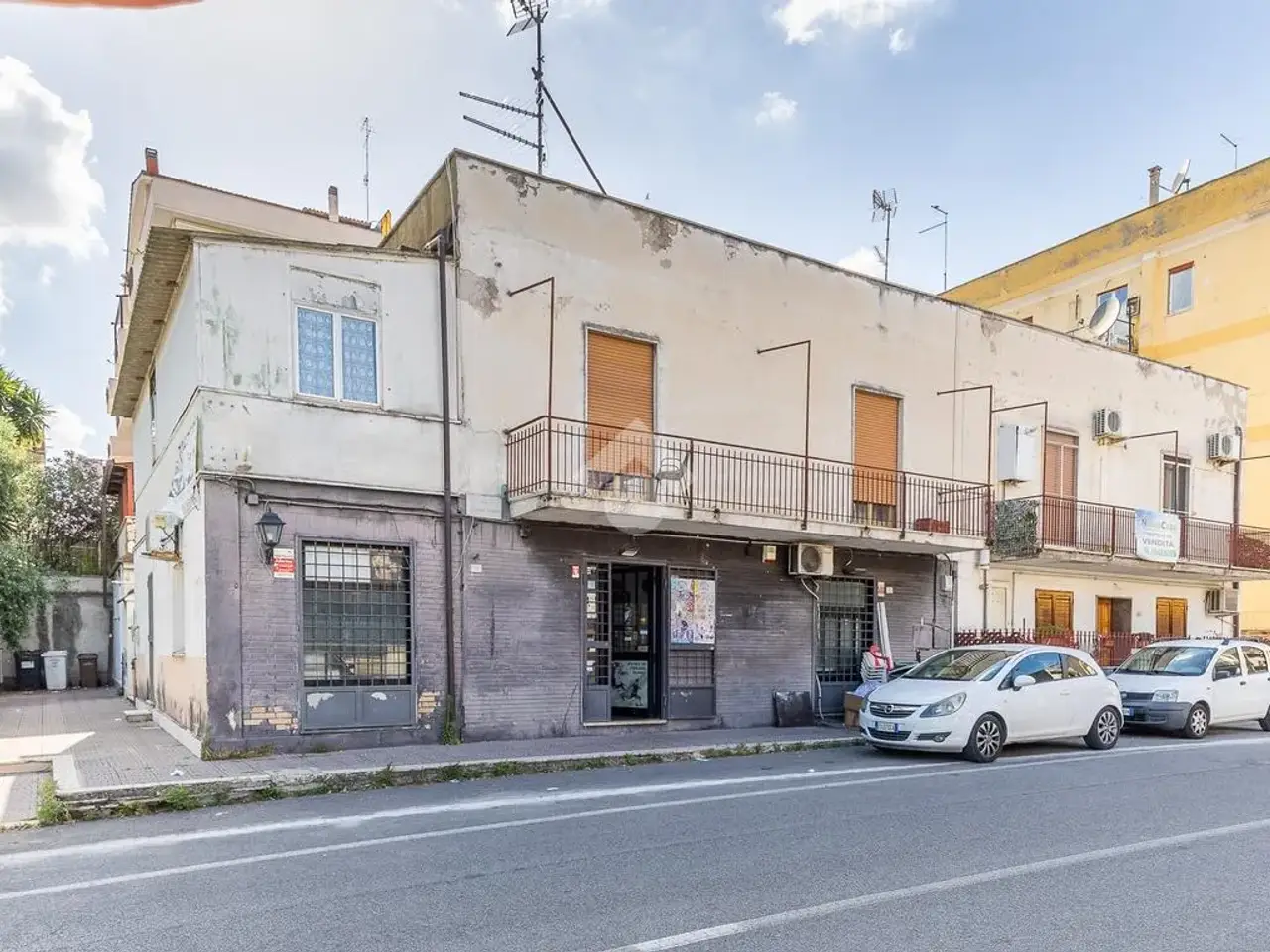 Negozio in Via Giuseppe Parini 23, Guidonia Montecelio, {3} - Foto 1