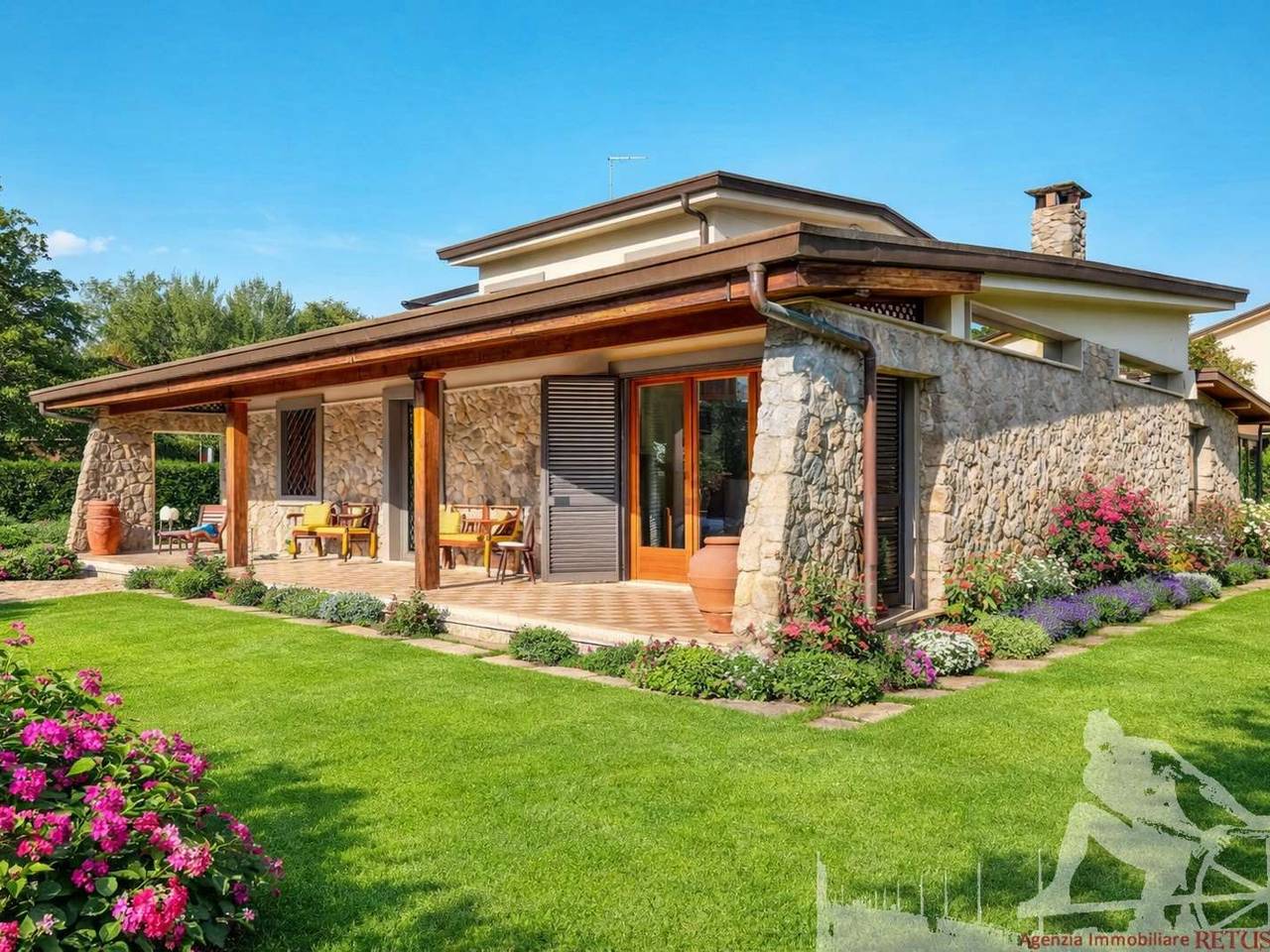 casa indipendente in vendita a Forte dei Marmi in zona Vittoria Apuana