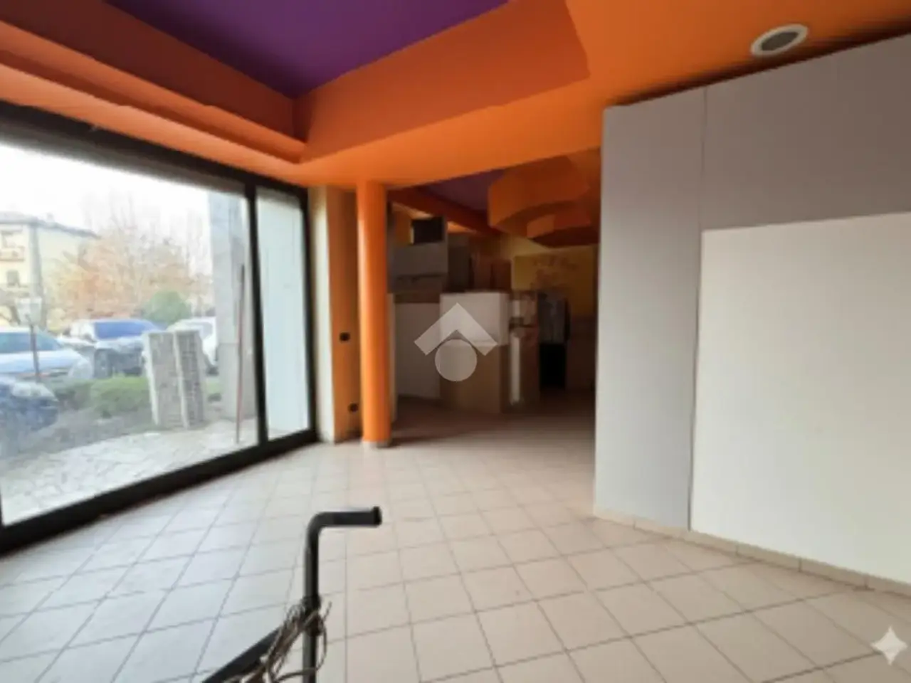 Negozio in Via Ammiraglio Burzagli 145, Montevarchi, {3} - Foto 1