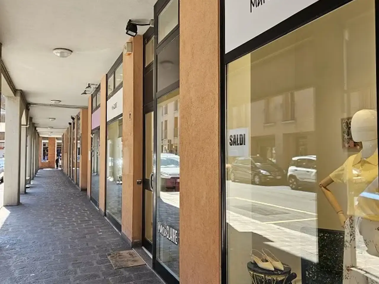Negozio in , Paderno Dugnano, {3} - Foto 1