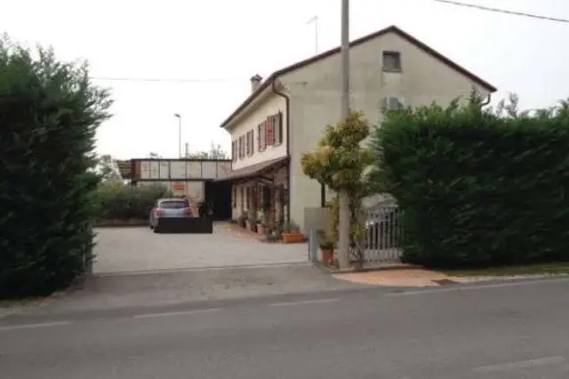 Porzione di casa in Via Feltrina Sud, Montebelluna - Foto 1