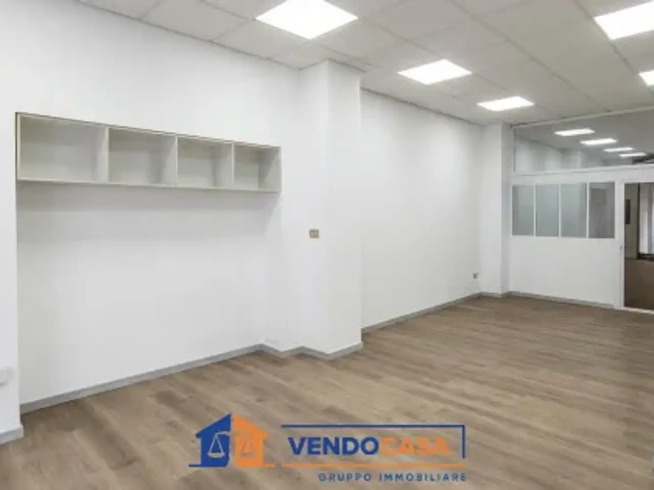 Negozio in Via Bartolomeo Guidobono 18r, Savona, {3} - Foto 2