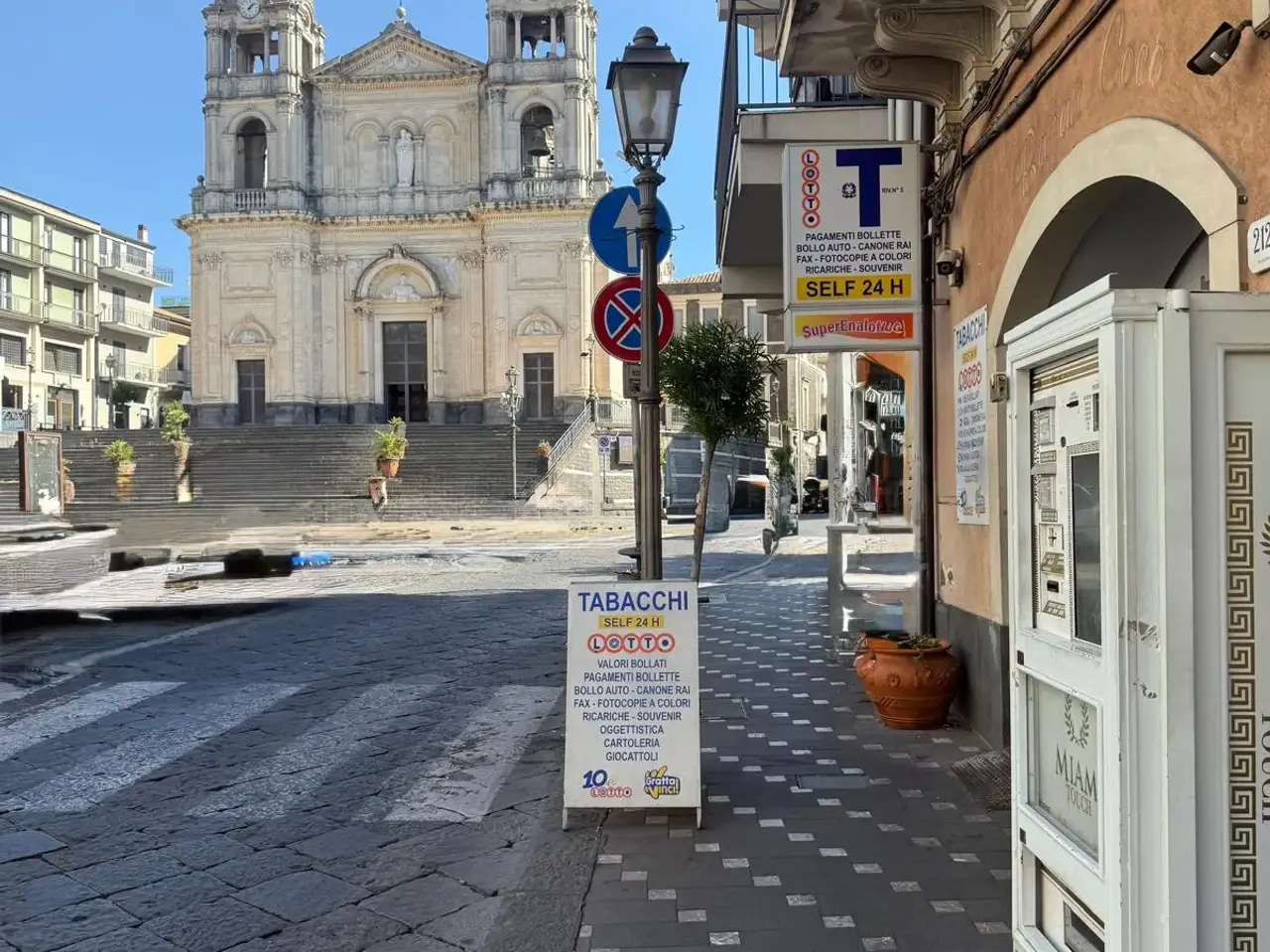 Esercizio commerciale in Via Roma 212, Zafferana Etnea, {3} - Foto 2