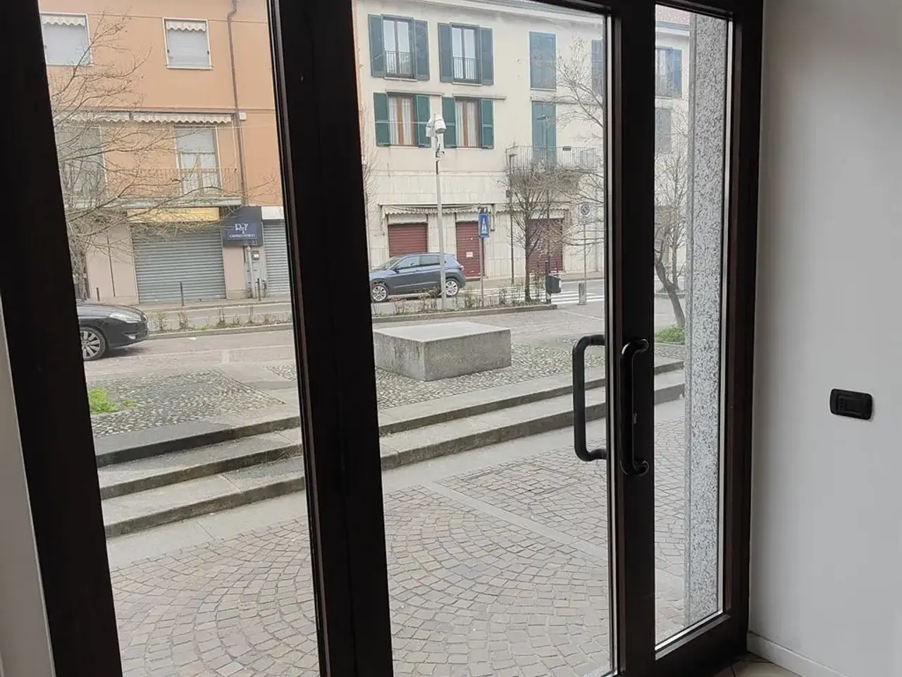 Negozio in Piazza Giuseppe Mazzini 19, Casatenovo, {3} - Foto 2