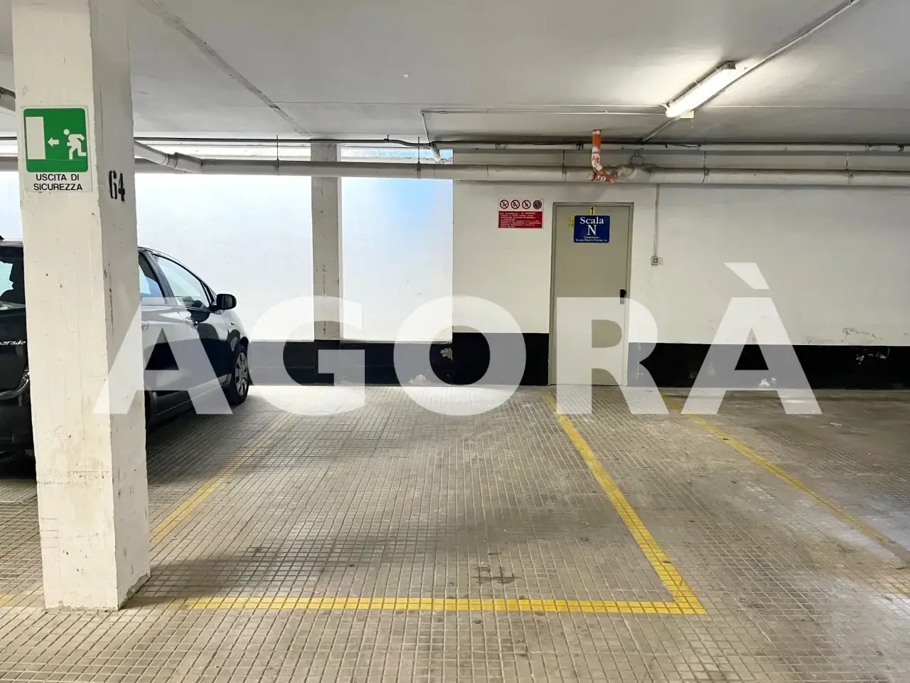 Parcheggio chiuso in Via del Pianeta Venere, Roma, {3} - Foto 1