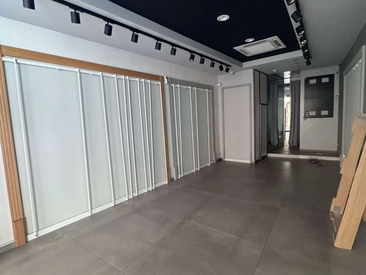 Negozio in Corso Umberto I  72, Mantova, {3} - Foto 1