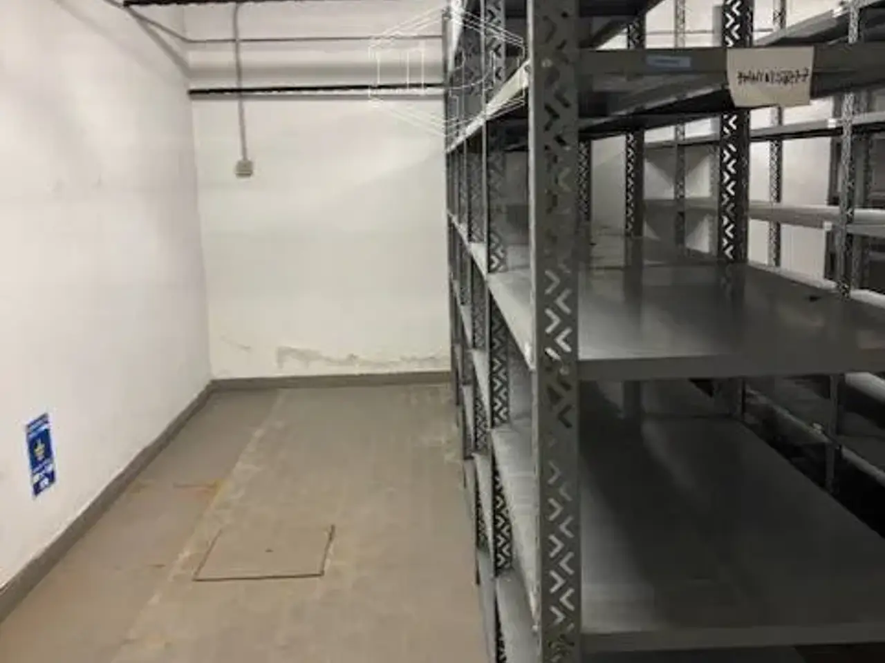 Magazzino in Via Broletto 30, Milano, {3} - Foto 2