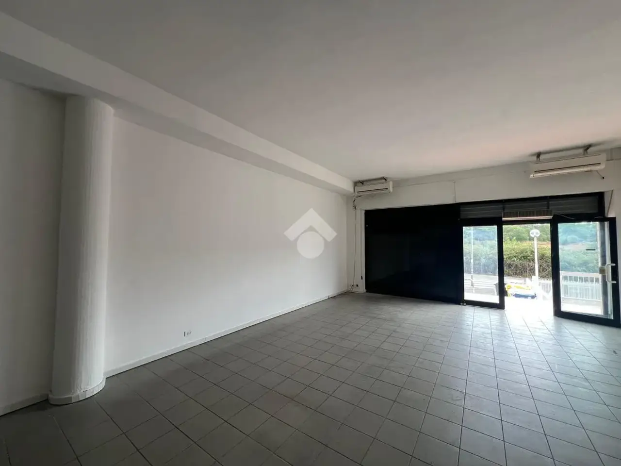 Negozio in Via della Tecnica 40, Pomezia, {3} - Foto 1