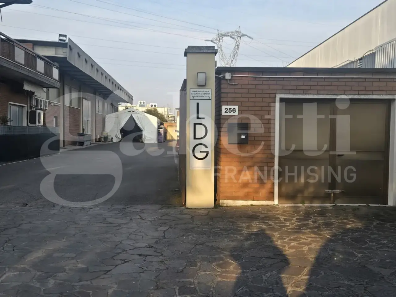Capannone in Via Battisti 256, San Giovanni Lupatoto, {3} - Foto 2
