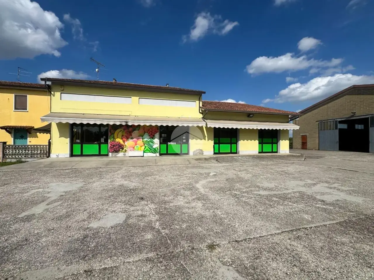 Negozio in Str. dei Colli Sud, Volta Mantovana, {3} - Foto 1