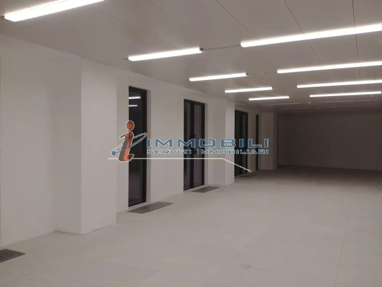 Ufficio in Corso Vittorio Emanuele II, Milano, {3} - Foto 1