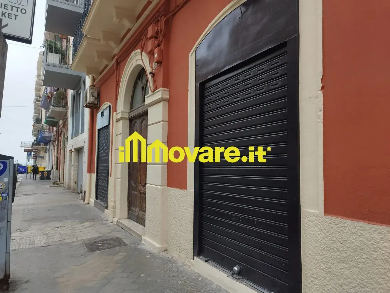 Negozio in Via Giandomenico Petroni, Bari, {3} - Foto 1