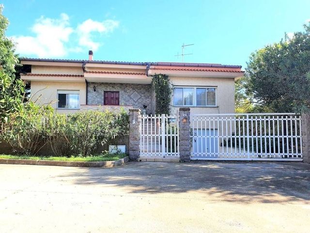 Villa in Via Alghero, Carbonia - Foto 1