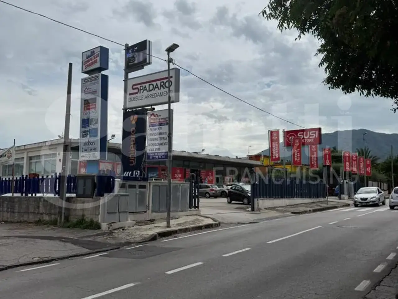 Esercizio commerciale in Via Romani Snc, Sant'Anastasia, {3} - Foto 2