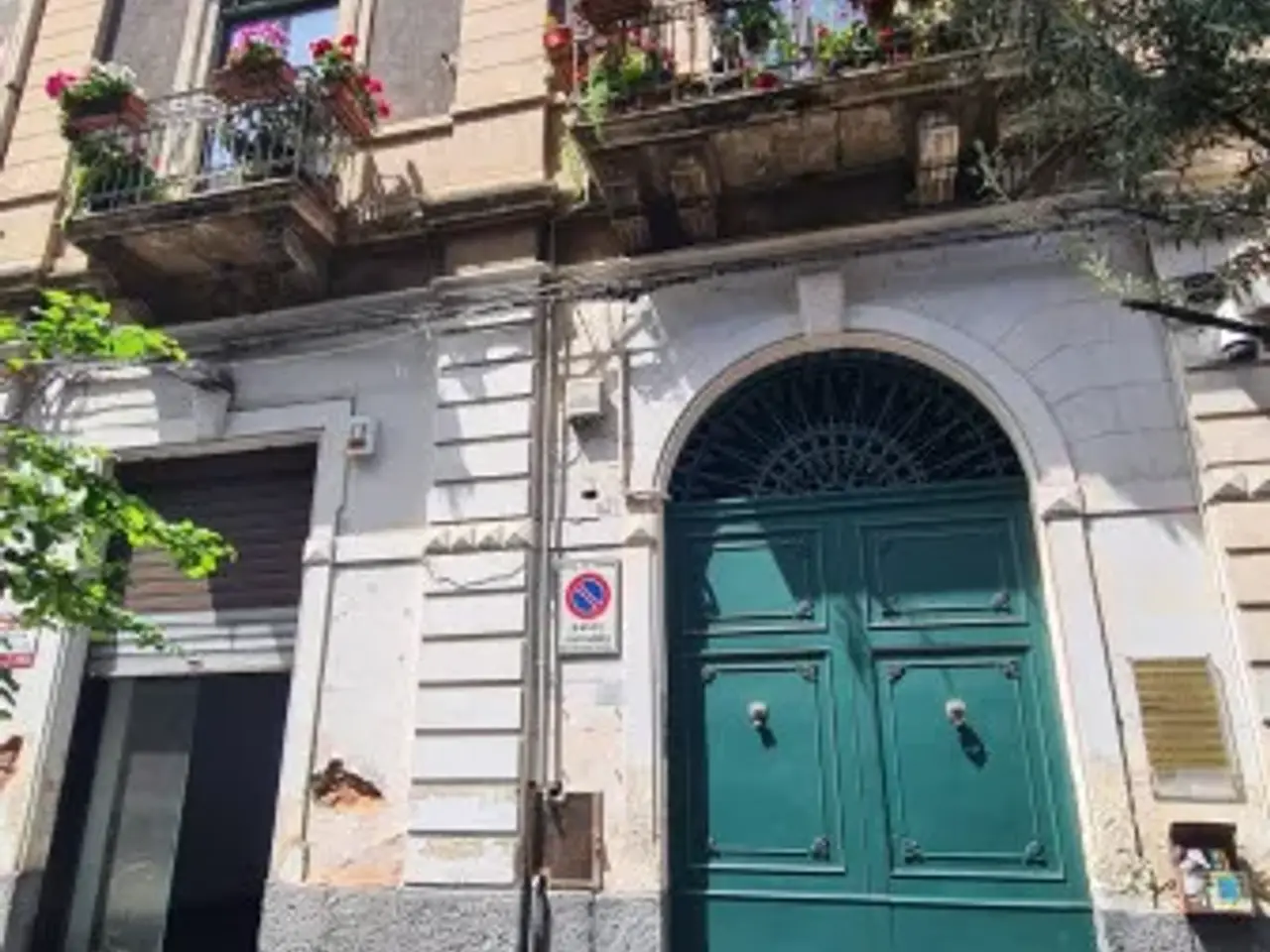 Negozio in Viale della Libertà 145, Catania, {3} - Foto 1