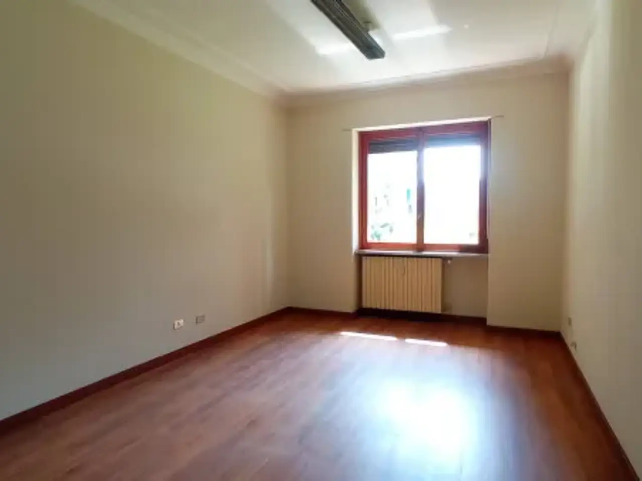 Negozio in Via Erasmo da Rotterdam 12, Torino, {3} - Foto 2