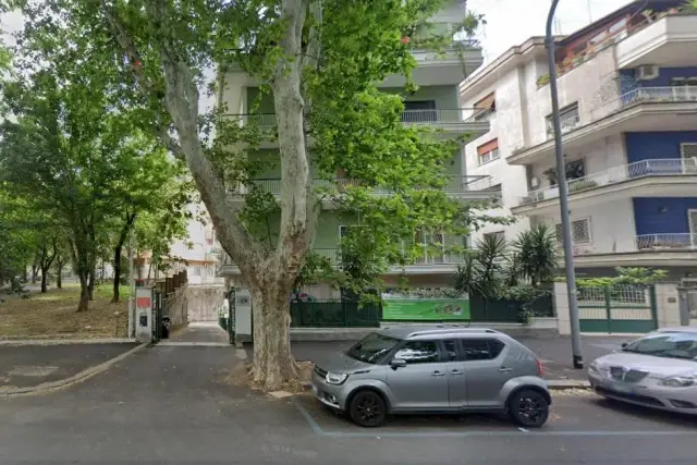 Negozio in Viale Manlio Gelsomini, Roma - Foto 1