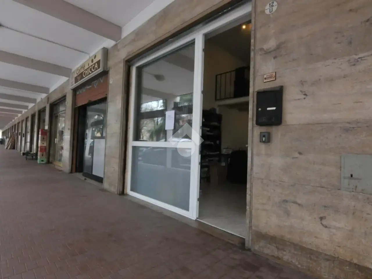 Negozio in Via Andrea De Cioni del Verrocchio 12, Bologna, {3} - Foto 1