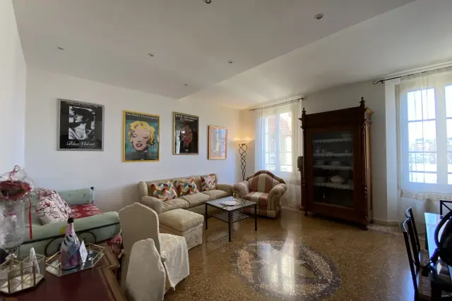 main gallery real estate image