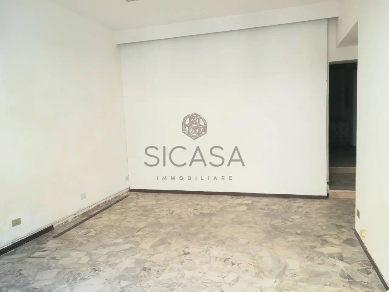Esercizio commerciale in , Sansepolcro, {3} - Foto 1