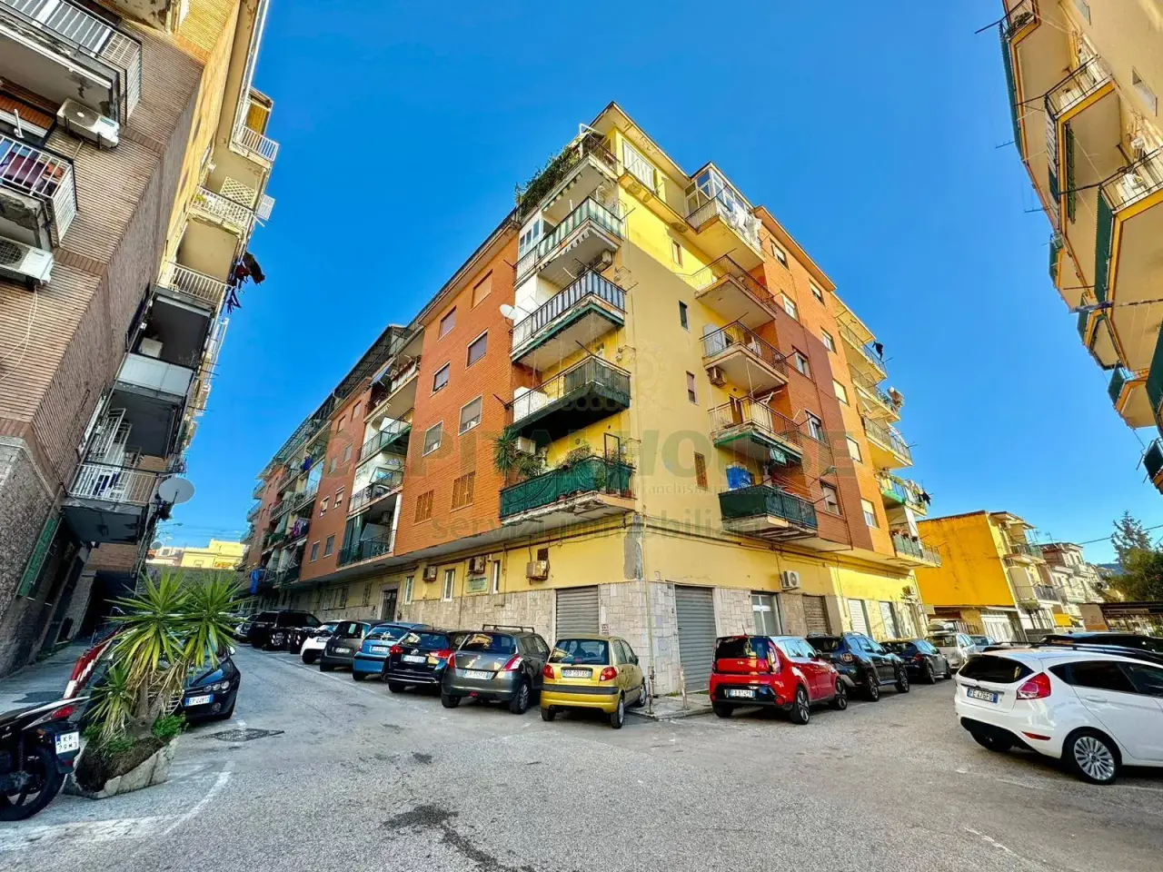 Negozio in Via Diomede Carafa 58, Napoli, {3} - Foto 2