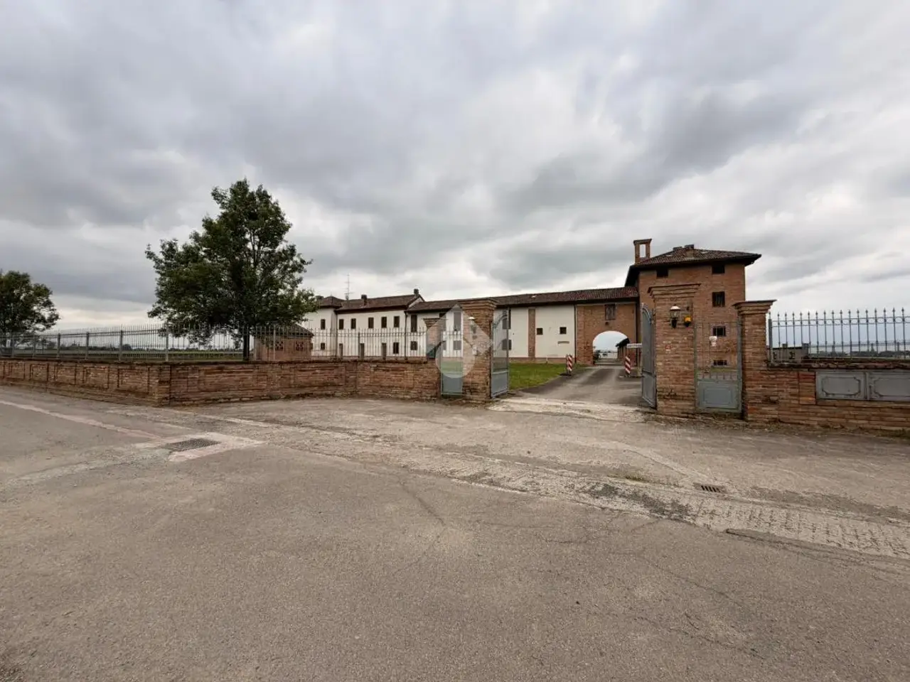 Palazzina commerciale in Via Cerchetta 7, Sale, {3} - Foto 1