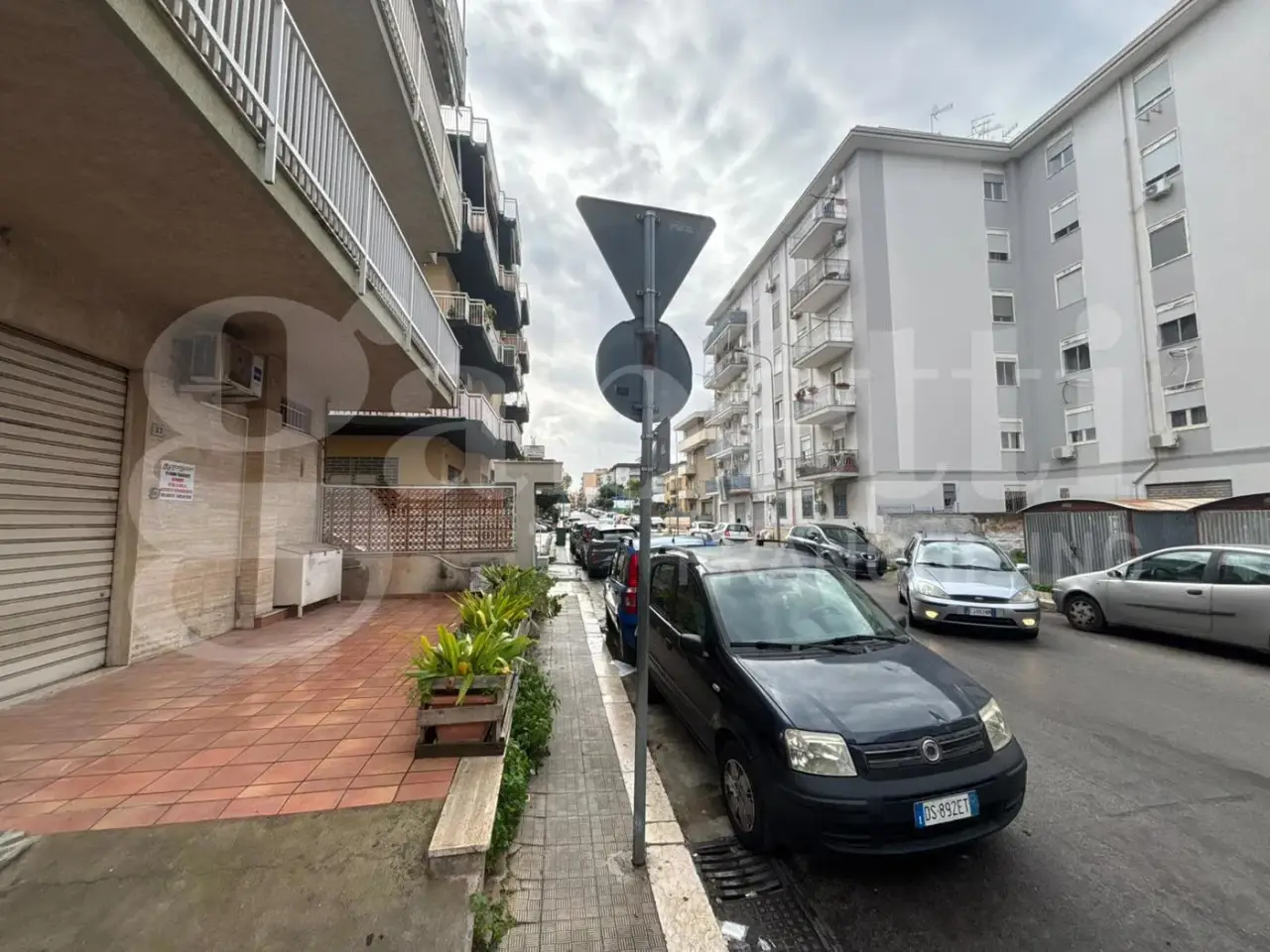 Negozio in Via Senofonte Angolo Via Lo Bue 37, Bagheria, {3} - Foto 2