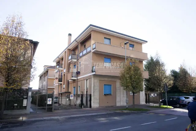 2-room flat in Via Antonio Gramsci 39, Cormano - Photo 1