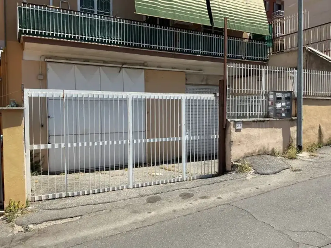 Negozio in Via Giuseppe Ginanni 87, Roma, {3} - Foto 1