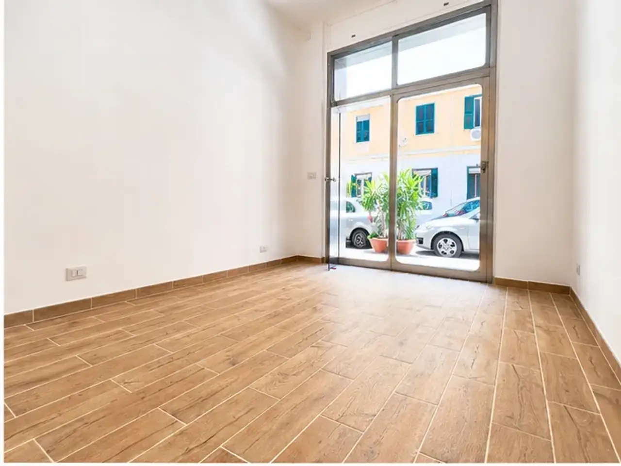 Negozio in Via Muzio Scevola 63, Roma, {3} - Foto 1