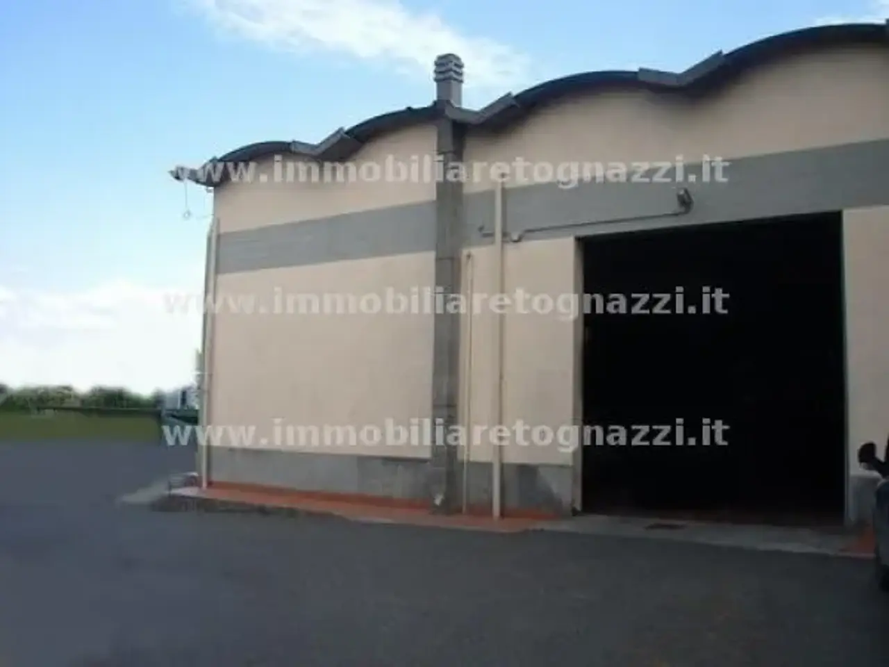 Capannone in Località Canonica, San Gimignano, {3} - Foto 2