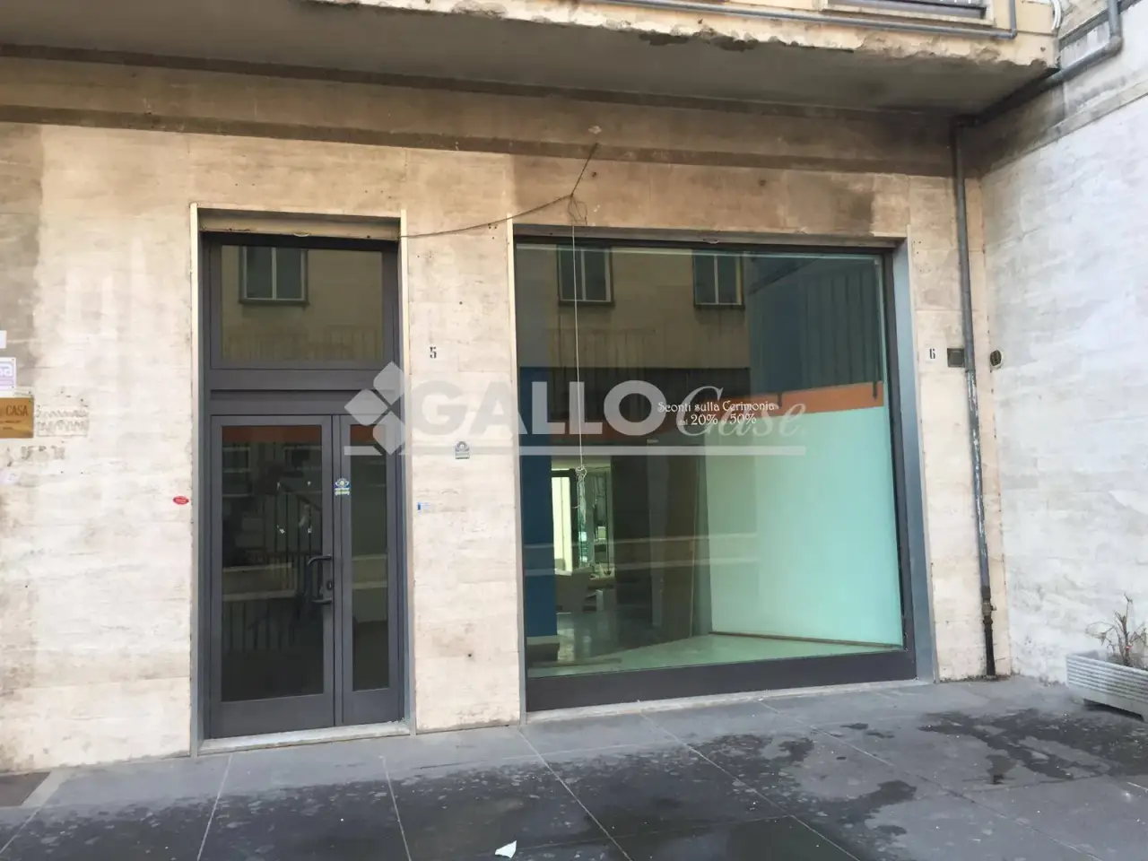Negozio in Piazza dei Bruzi, 87100, Cosenza, Cosenza, {3} - Foto 1