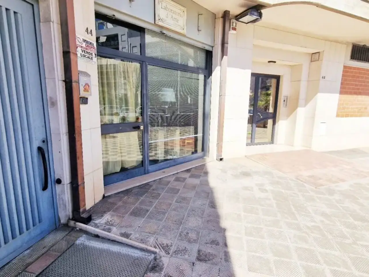 Locale commerciale in Via Ospedaletto Andria, Andria, Zona 167 / Via Barletta, Zona Inps / Pretura, Andria, {3} - Foto 1