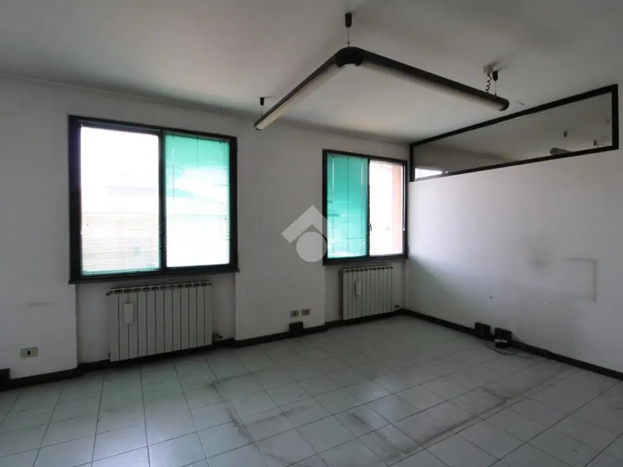 Negozio in Via M. l. Cadorna 1, Treviolo, {3} - Foto 2