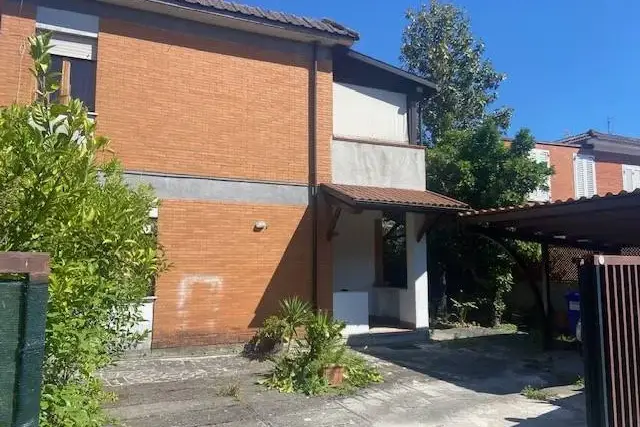 Villa in Via Toscana 6, Latina - Foto 1