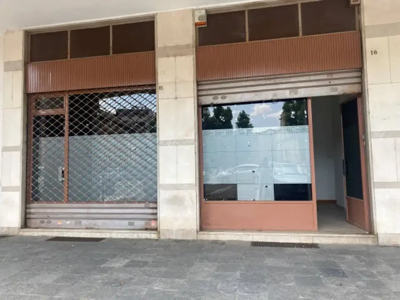 Negozio in Piazza Giacomo Matteotti 16, Grugliasco, {3} - Foto 2